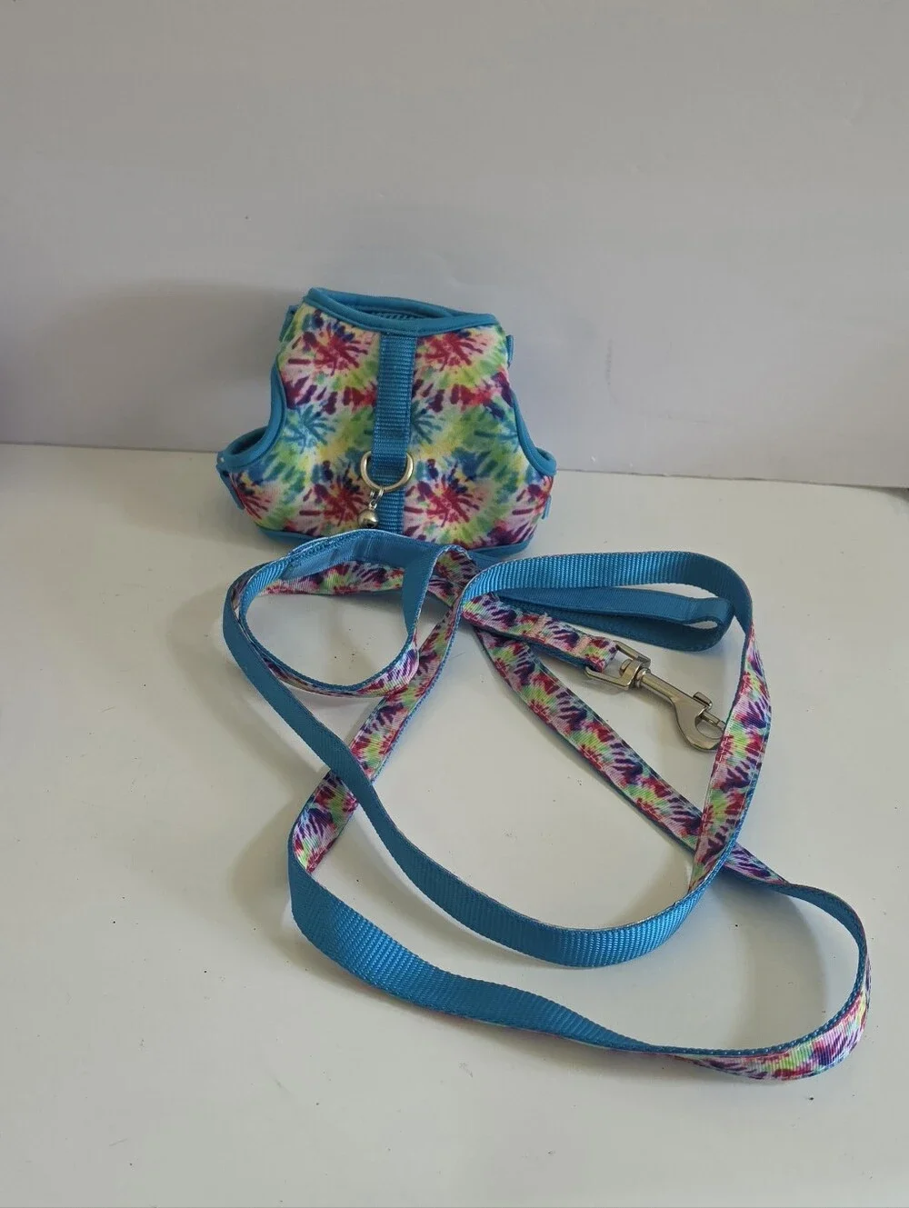 Whisker City Tie-Dye Blue Trim Cat Harness & Leash Set